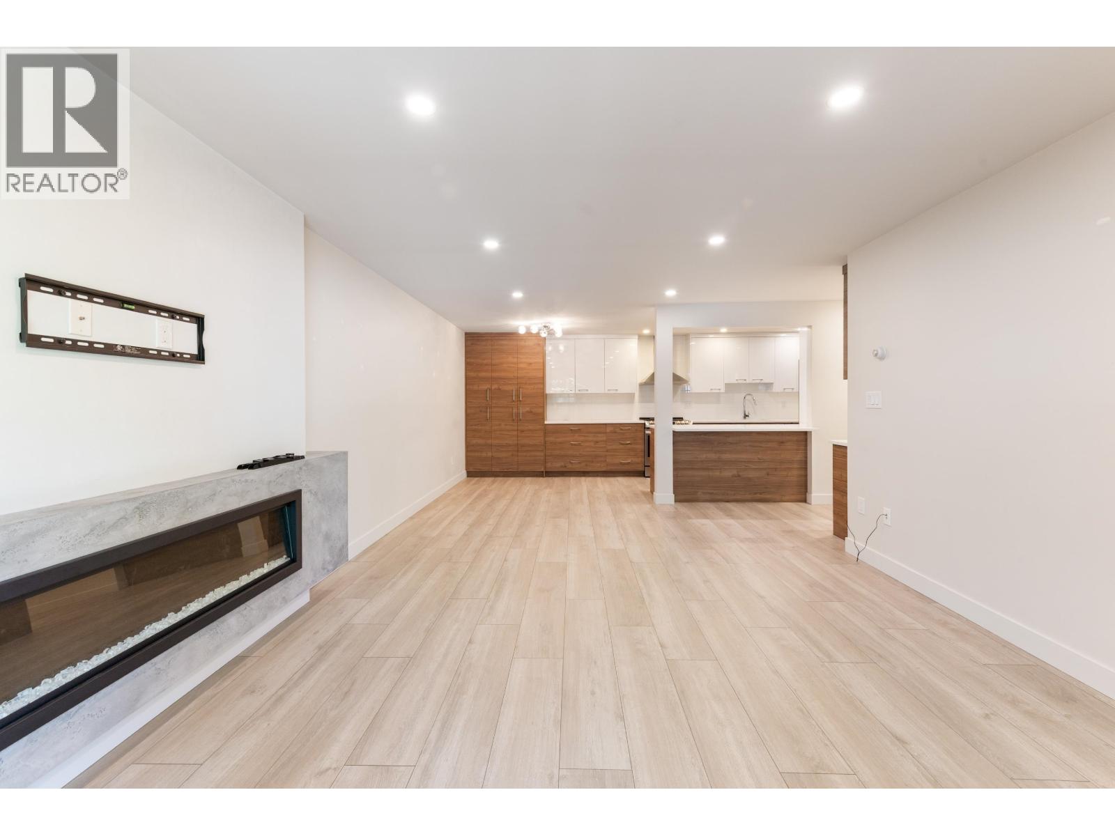 212 2381 Bury Avenue, Port Coquitlam, British Columbia  V3C 1Z9 - Photo 4 - R3131906