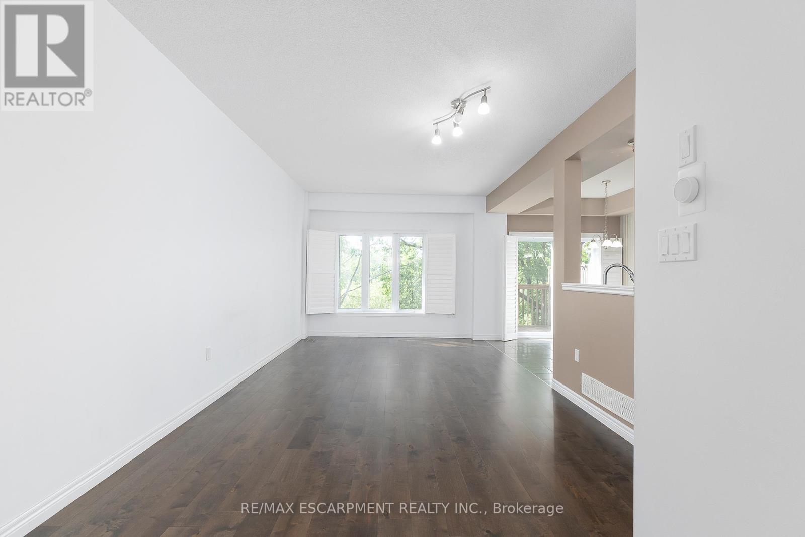 84 Myers Lane, Hamilton, Ontario  L9G 0A5 - Photo 3 - X13435312