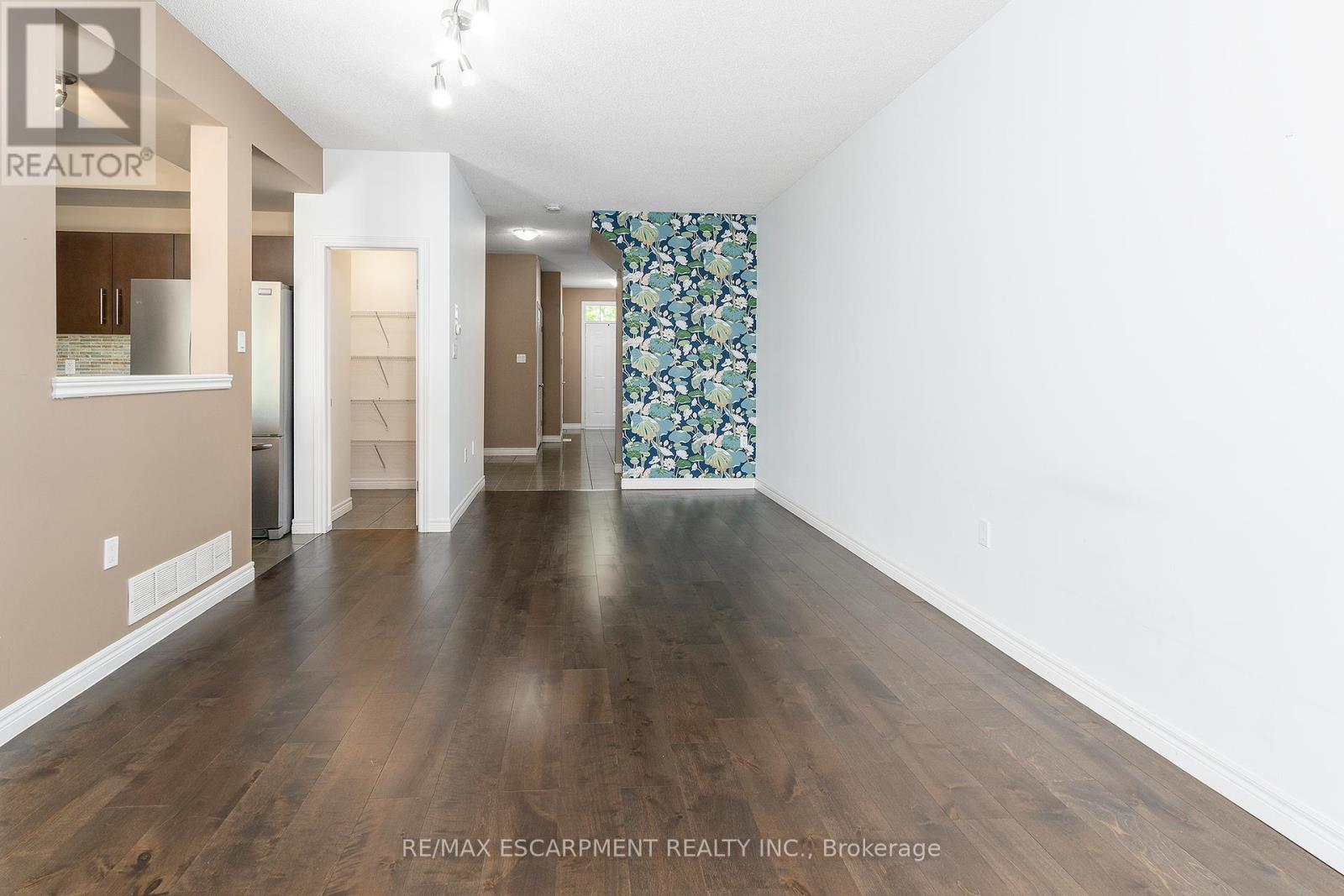 84 Myers Lane, Hamilton, Ontario  L9G 0A5 - Photo 4 - X13435312