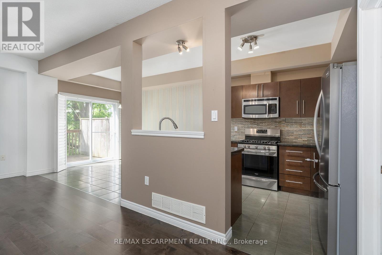 84 Myers Lane, Hamilton, Ontario  L9G 0A5 - Photo 5 - X13435312