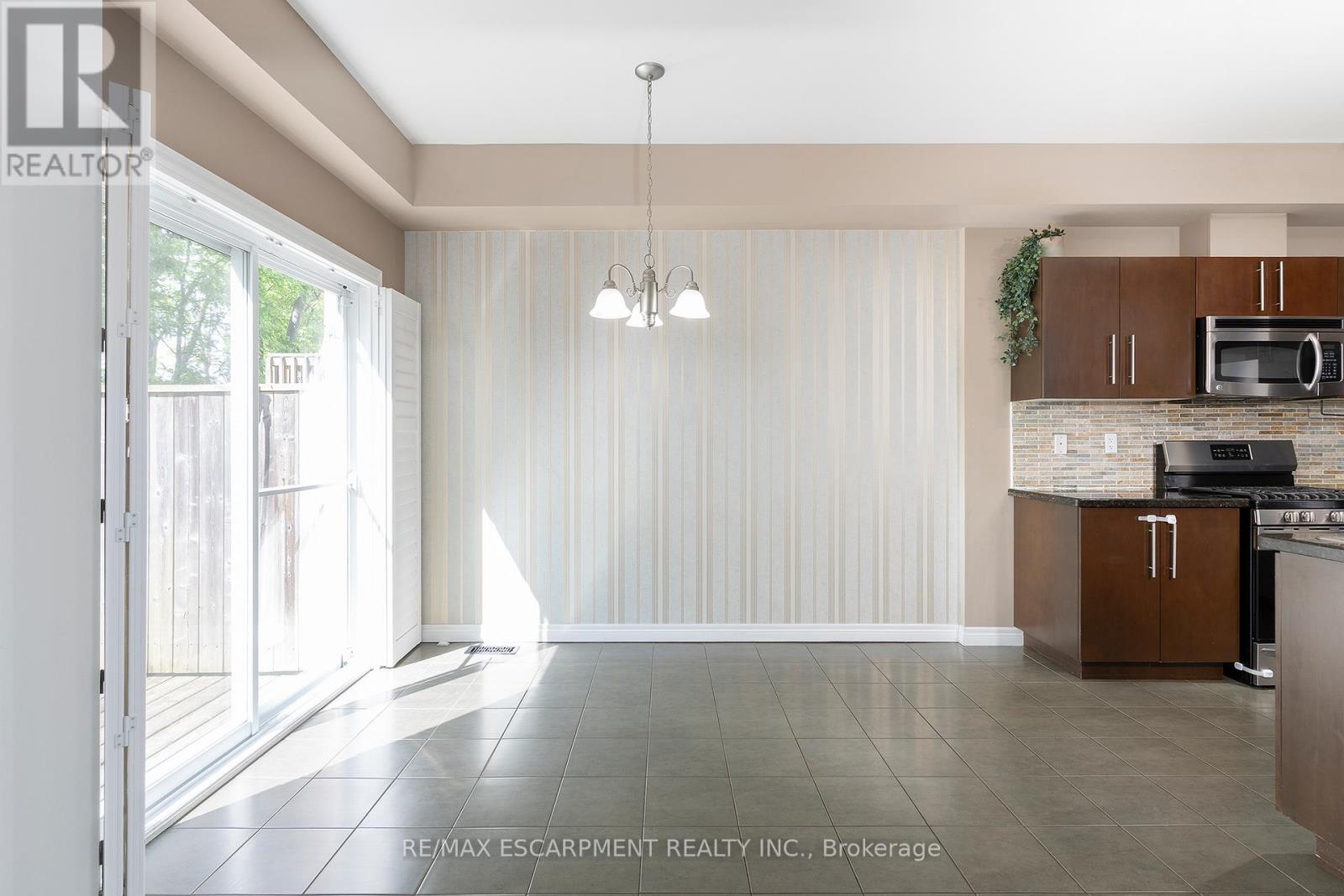 84 Myers Lane, Hamilton, Ontario  L9G 0A5 - Photo 6 - X13435312