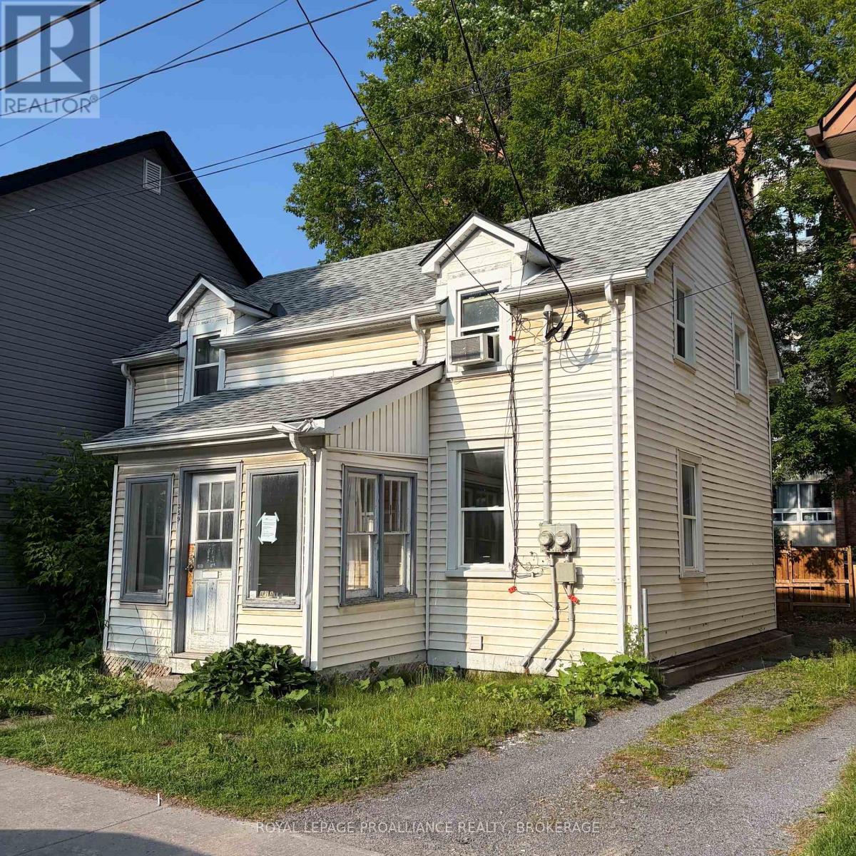 359 Division Street, Kingston, Ontario  K7K 4A4 - Photo 1 - X13430168