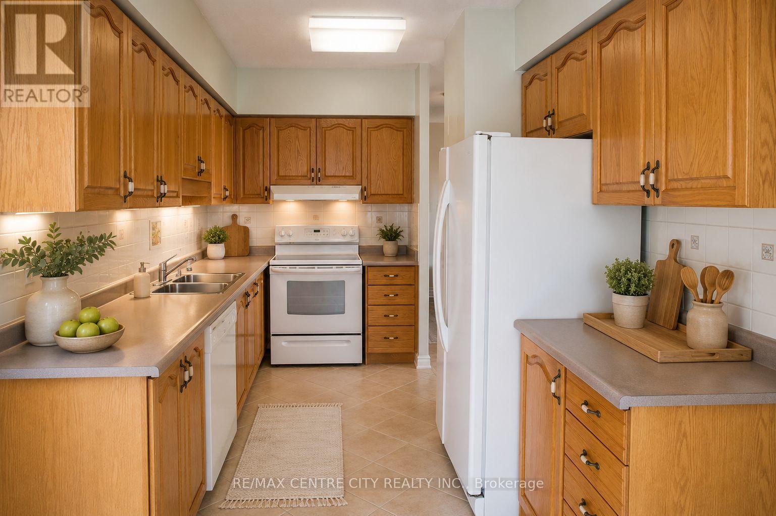 602 - 744 Wonderland Road S, London South, Ontario  N6K 4K3 - Photo 5 - X13435366