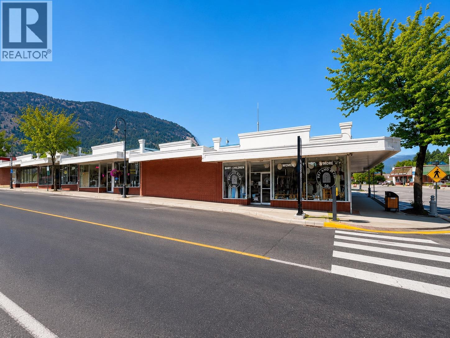 1127 4TH Street, Castlegar, British Columbia