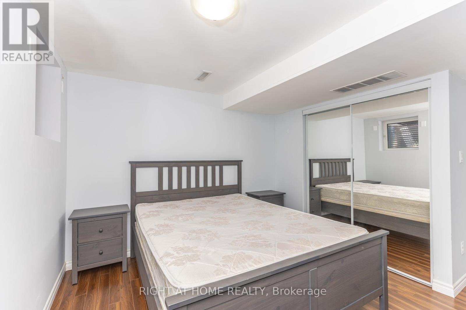 Basement-Unit Only - 378 Ceremonial Drive, Mississauga, Ontario L5R 2E3 - Photo 11 - W13435352