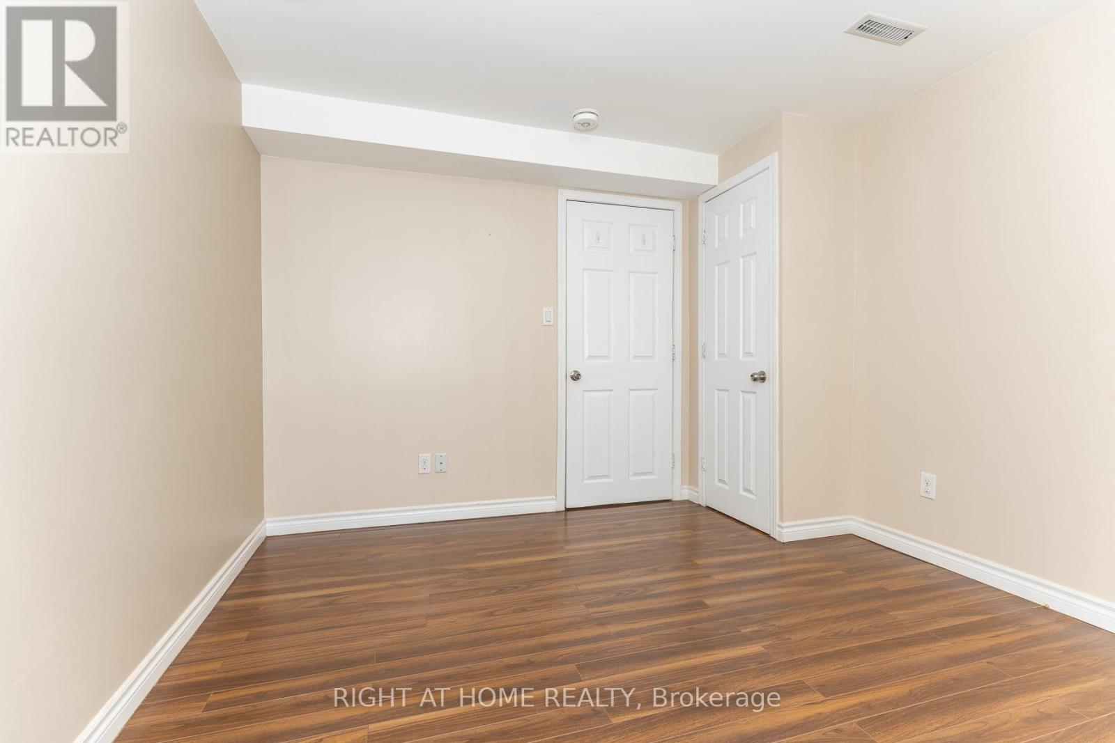 Basement-Unit Only - 378 Ceremonial Drive, Mississauga, Ontario L5R 2E3 - Photo 14 - W13435352