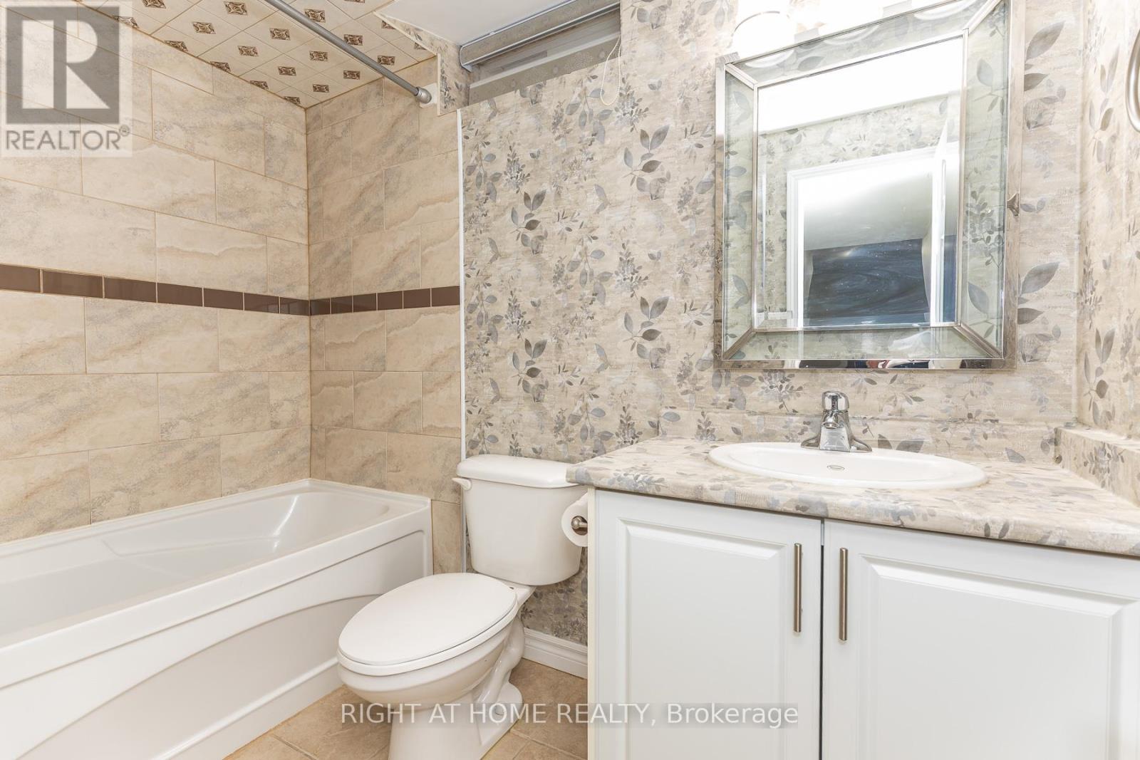Basement-Unit Only - 378 Ceremonial Drive, Mississauga, Ontario L5R 2E3 - Photo 16 - W13435352