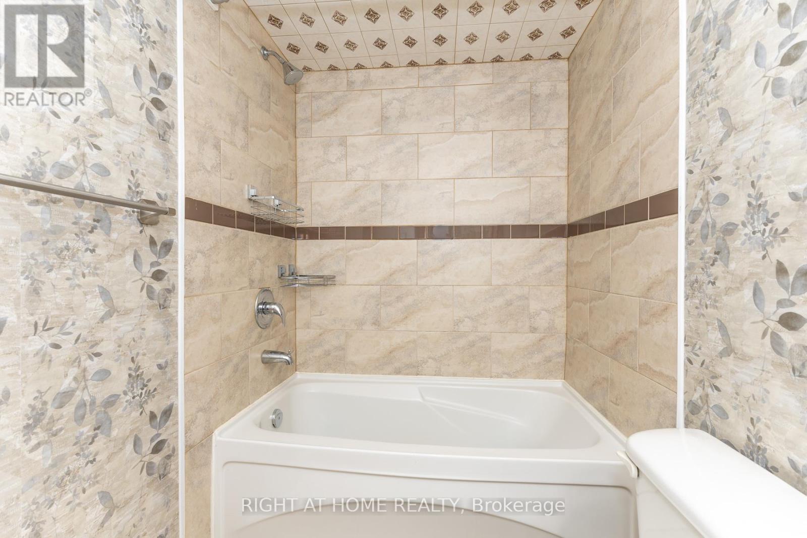 Basement-Unit Only - 378 Ceremonial Drive, Mississauga, Ontario L5R 2E3 - Photo 17 - W13435352