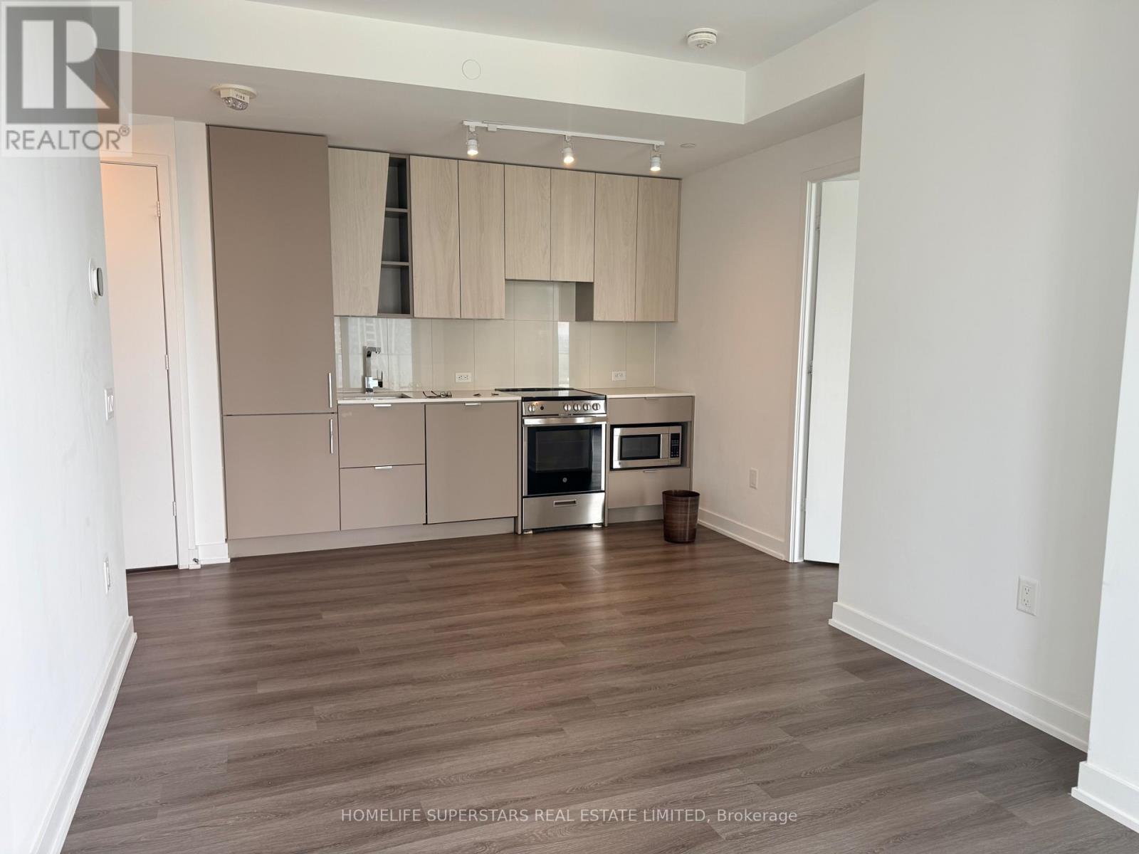 1401 - 3883 Quartz Road, Mississauga, Ontario  L5B 0M4 - Photo 2 - W13435382
