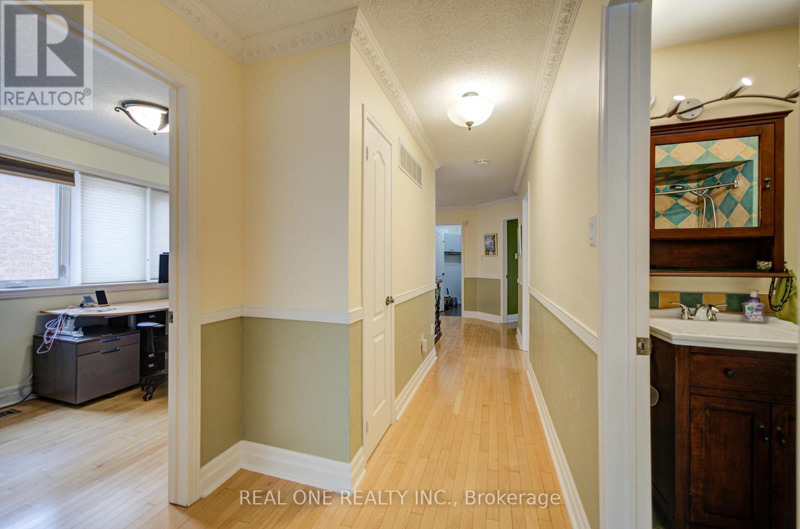 5708 Greensboro Drive, Mississauga, Ontario L5M 5T7 - Photo 21 - W13433624