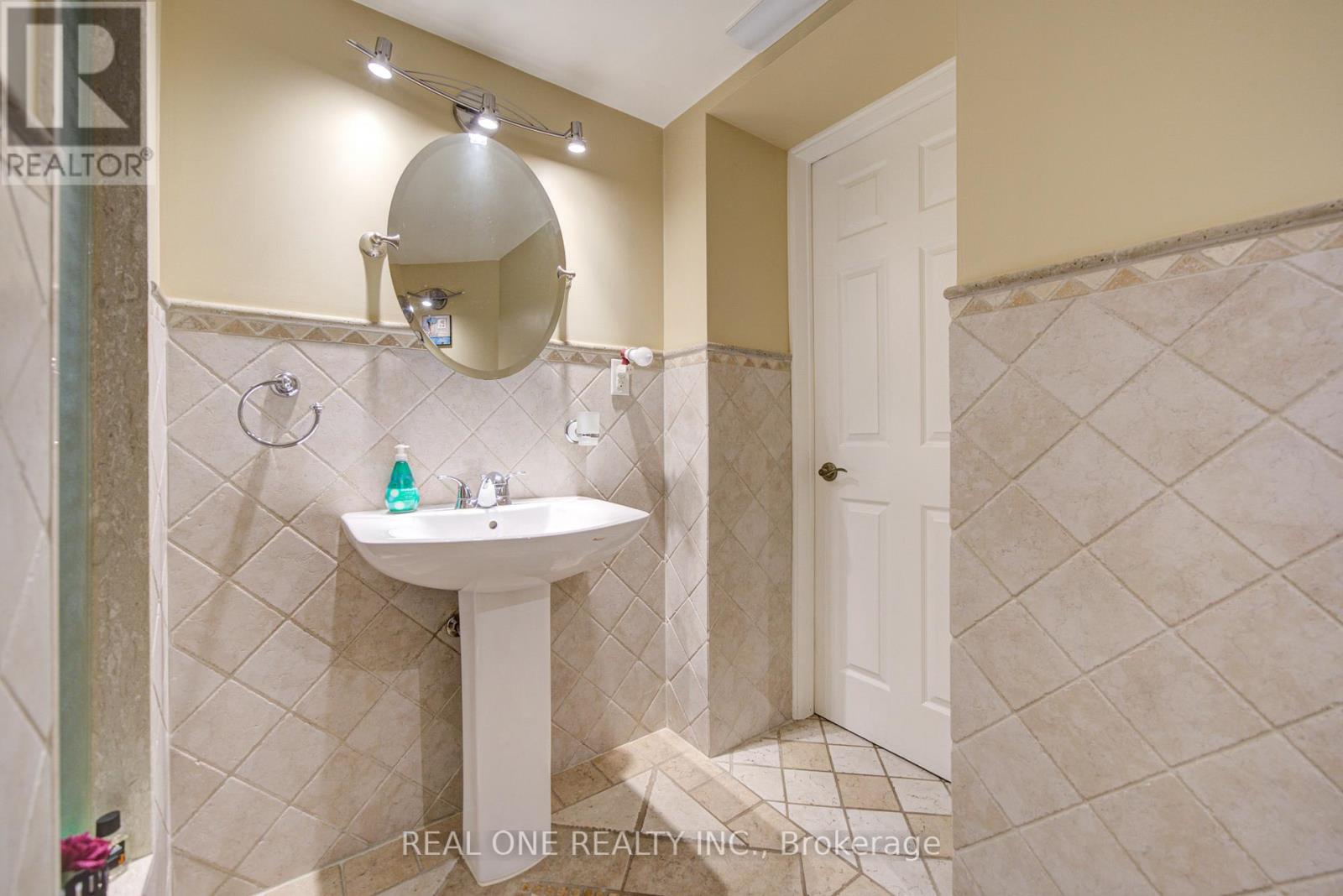 5708 Greensboro Drive, Mississauga, Ontario L5M 5T7 - Photo 47 - W13433624