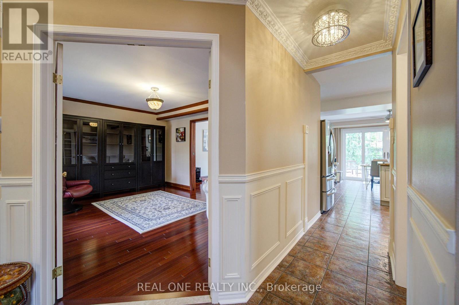 5708 Greensboro Drive, Mississauga, Ontario L5M 5T7 - Photo 7 - W13433624