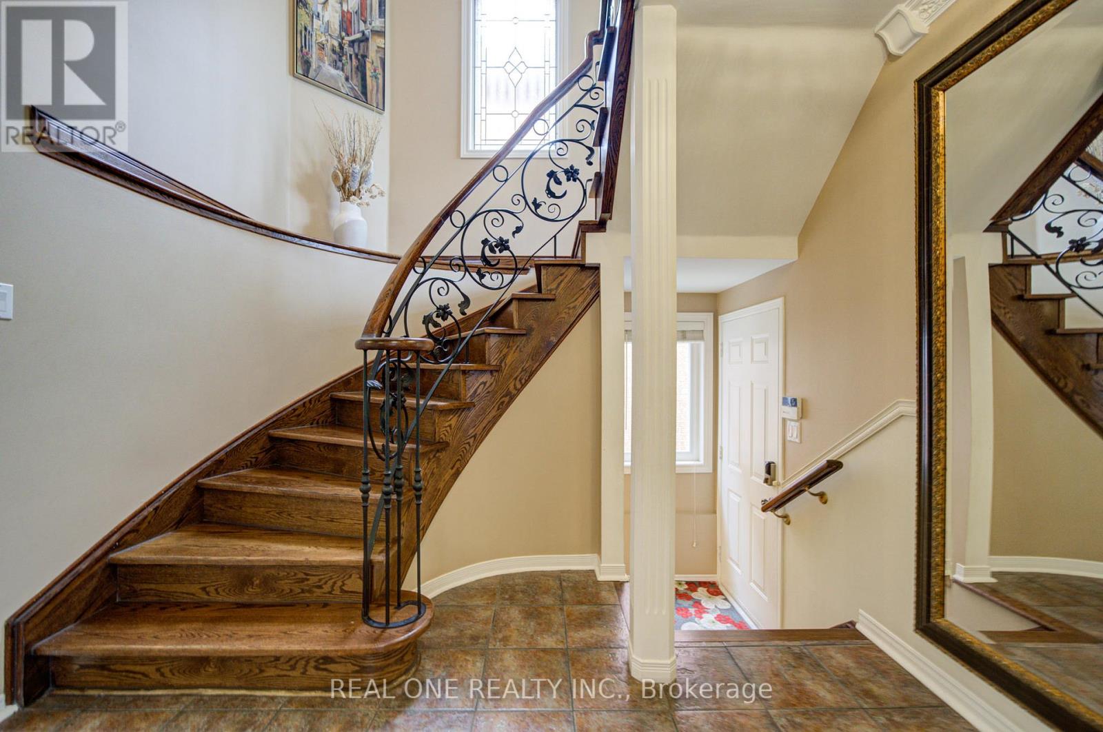 5708 Greensboro Drive, Mississauga, Ontario L5M 5T7 - Photo 6 - W13433624