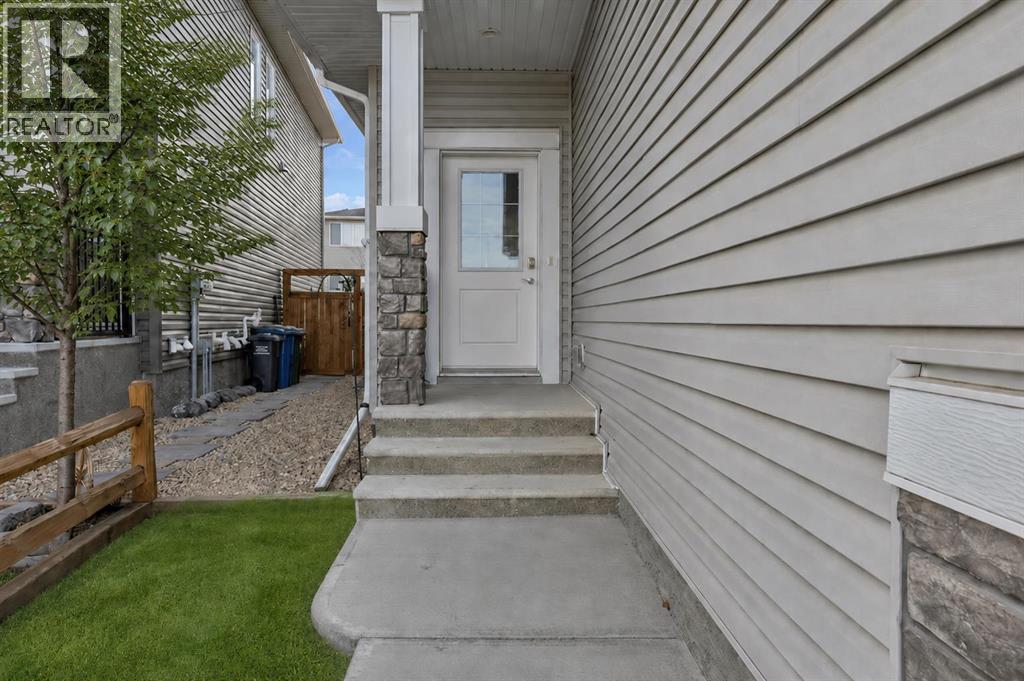 137 Willow Park N, Cochrane, Alberta  T4C 2N3 - Photo 2 - A2279897