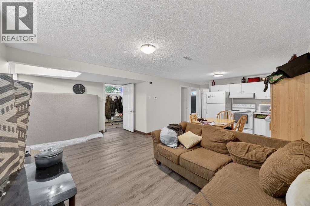 2827 23a Street Nw, Calgary, Alberta  T2M 3Y6 - Photo 8 - A2320139