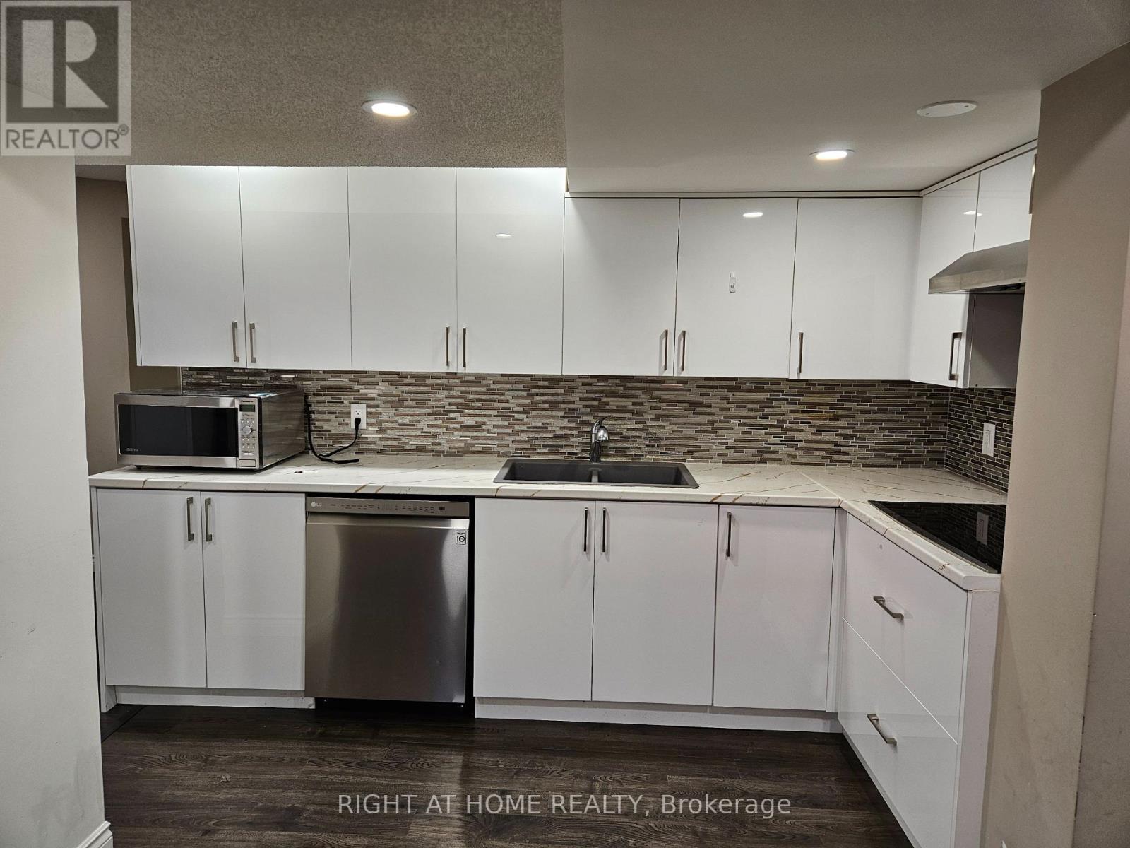 Basement - 56 Mccallum Drive, Richmond Hill, Ontario  L4C 7S8 - Photo 6 - N13435400