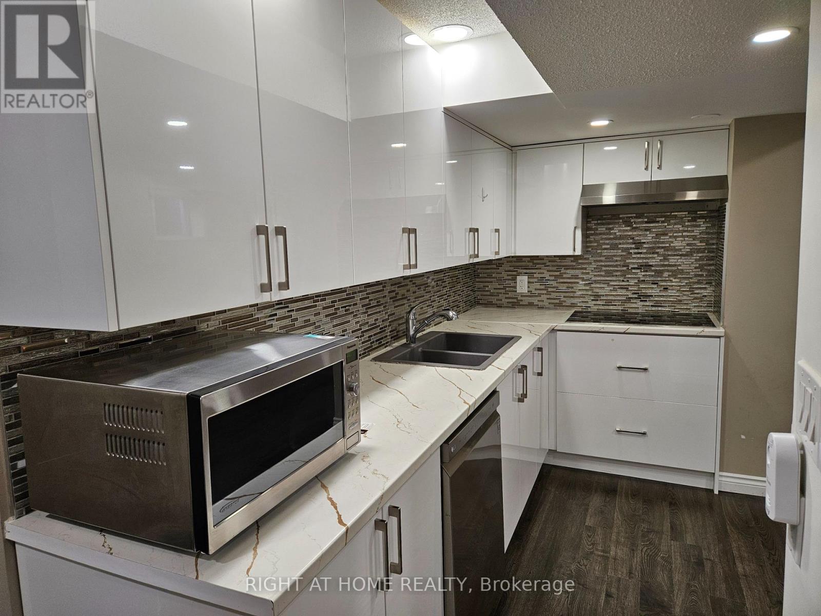 Basement - 56 Mccallum Drive, Richmond Hill, Ontario  L4C 7S8 - Photo 7 - N13435400