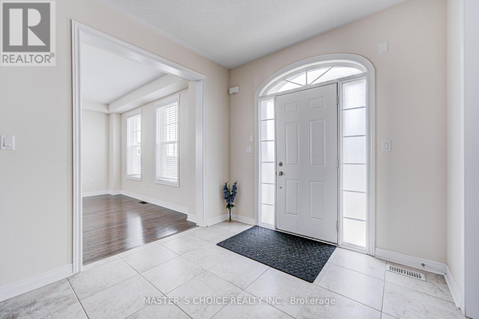 171 Staglin Court, Markham, Ontario L6C 0M3 - Photo 6 - N13435418