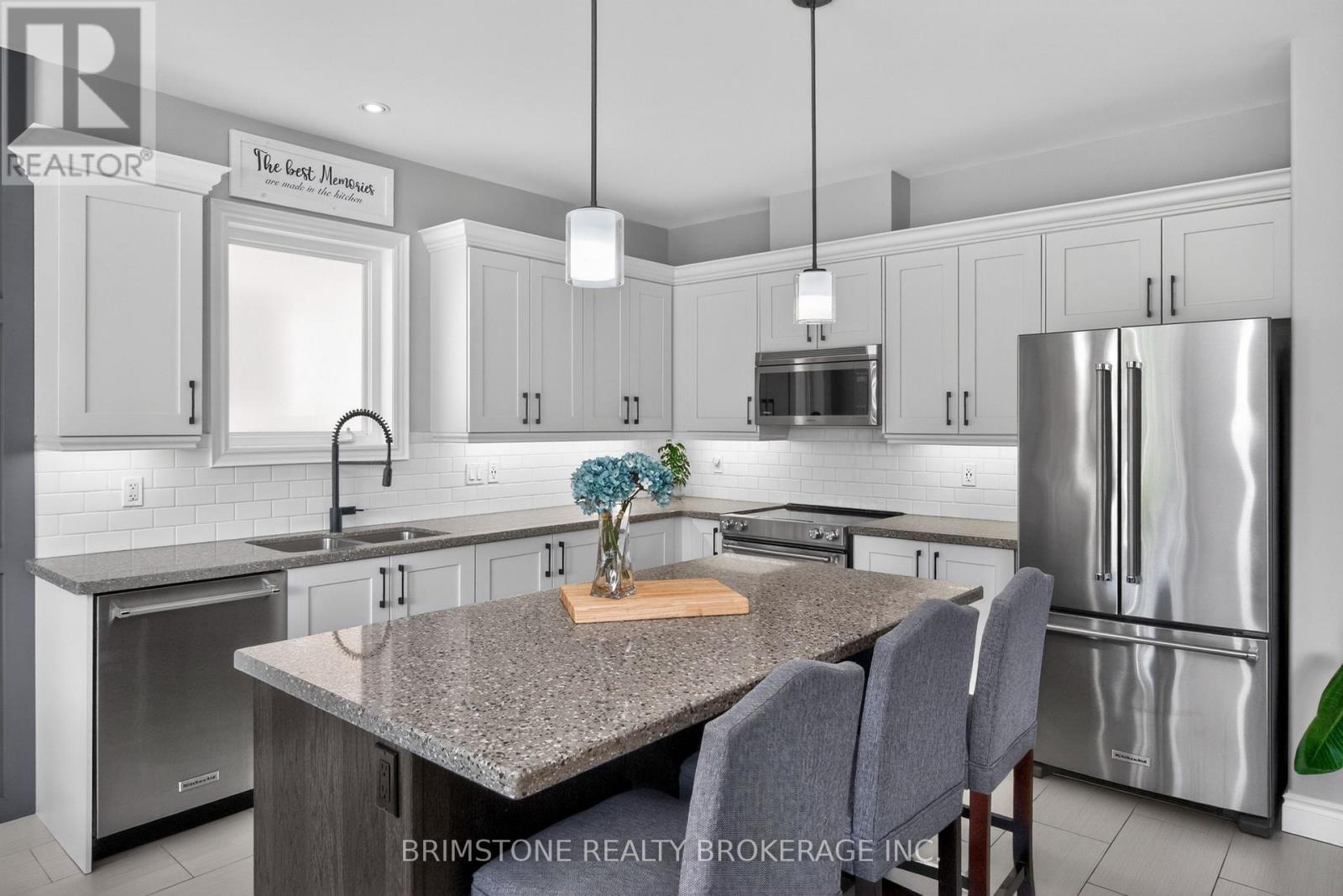 15 Lowry Court, Barrie, Ontario  L4N 7N3 - Photo 12 - S13435406