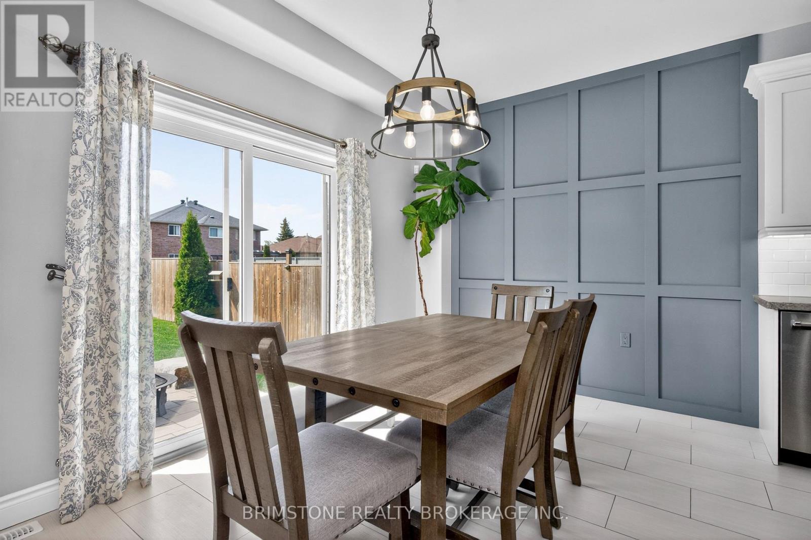 15 Lowry Court, Barrie, Ontario  L4N 7N3 - Photo 14 - S13435406