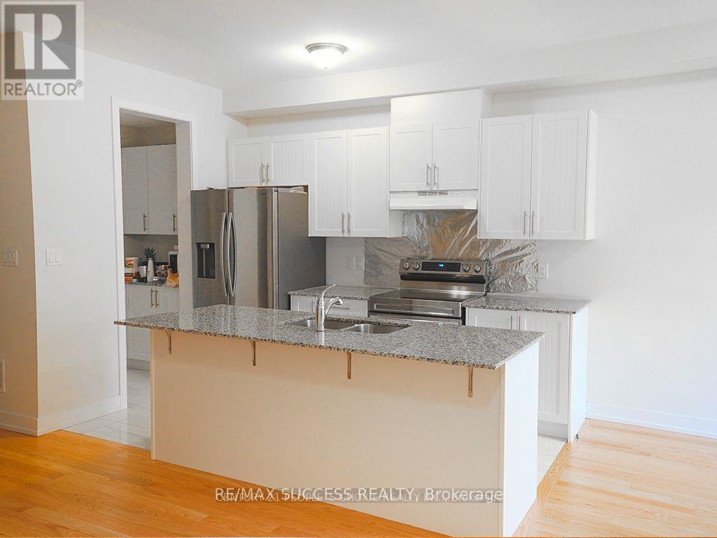 605 Etheridge Avenue, Milton, Ontario  L9E 1V5 - Photo 5 - W13435422