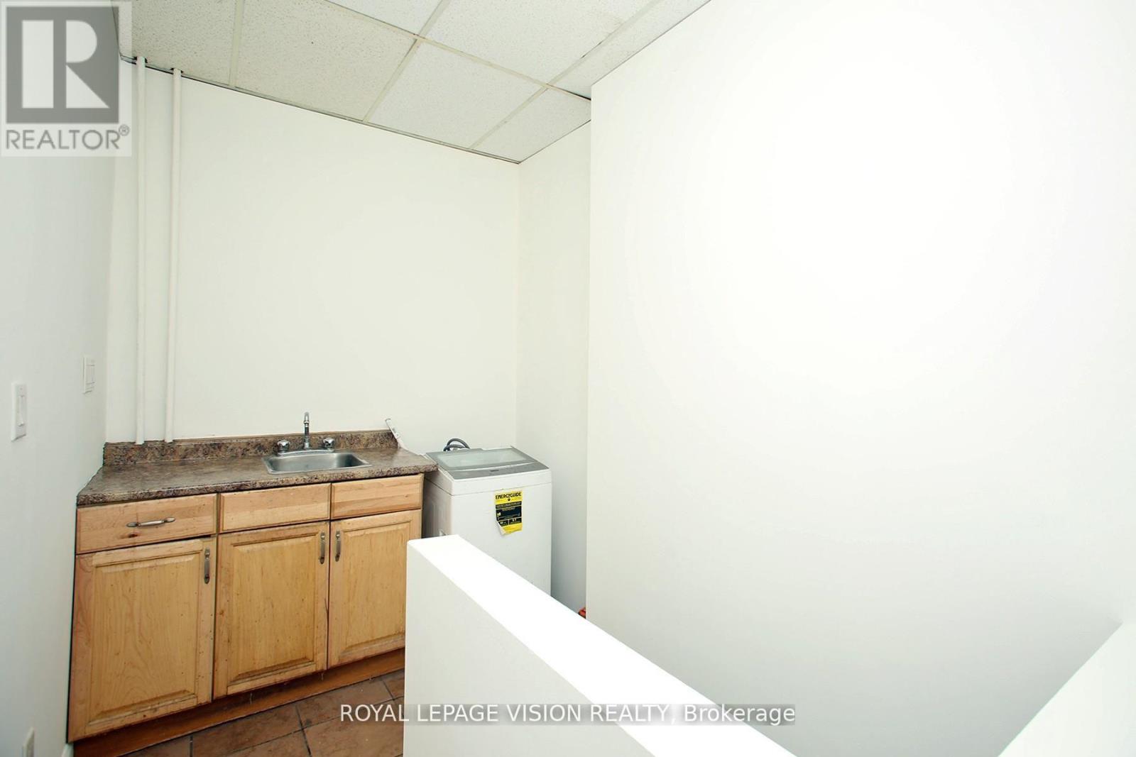 819 Pape Avenue, Toronto, Ontario  M4K 3V1 - Photo 17 - E12839424