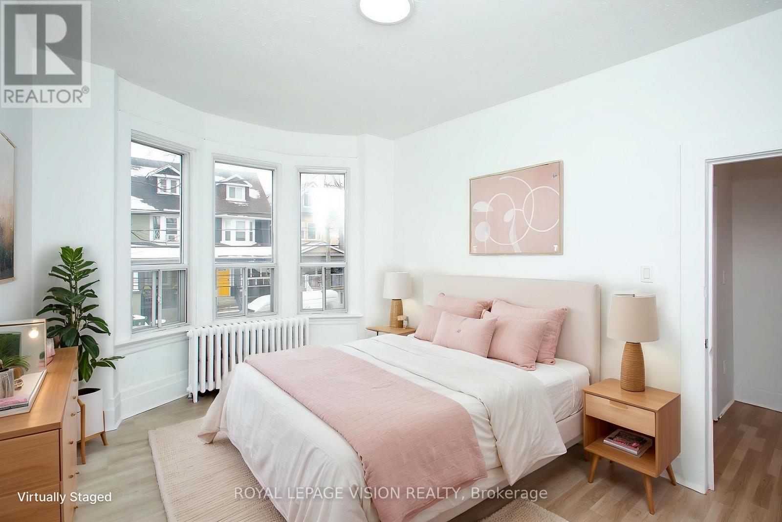 819 Pape Avenue, Toronto, Ontario  M4K 3V1 - Photo 3 - E12839424