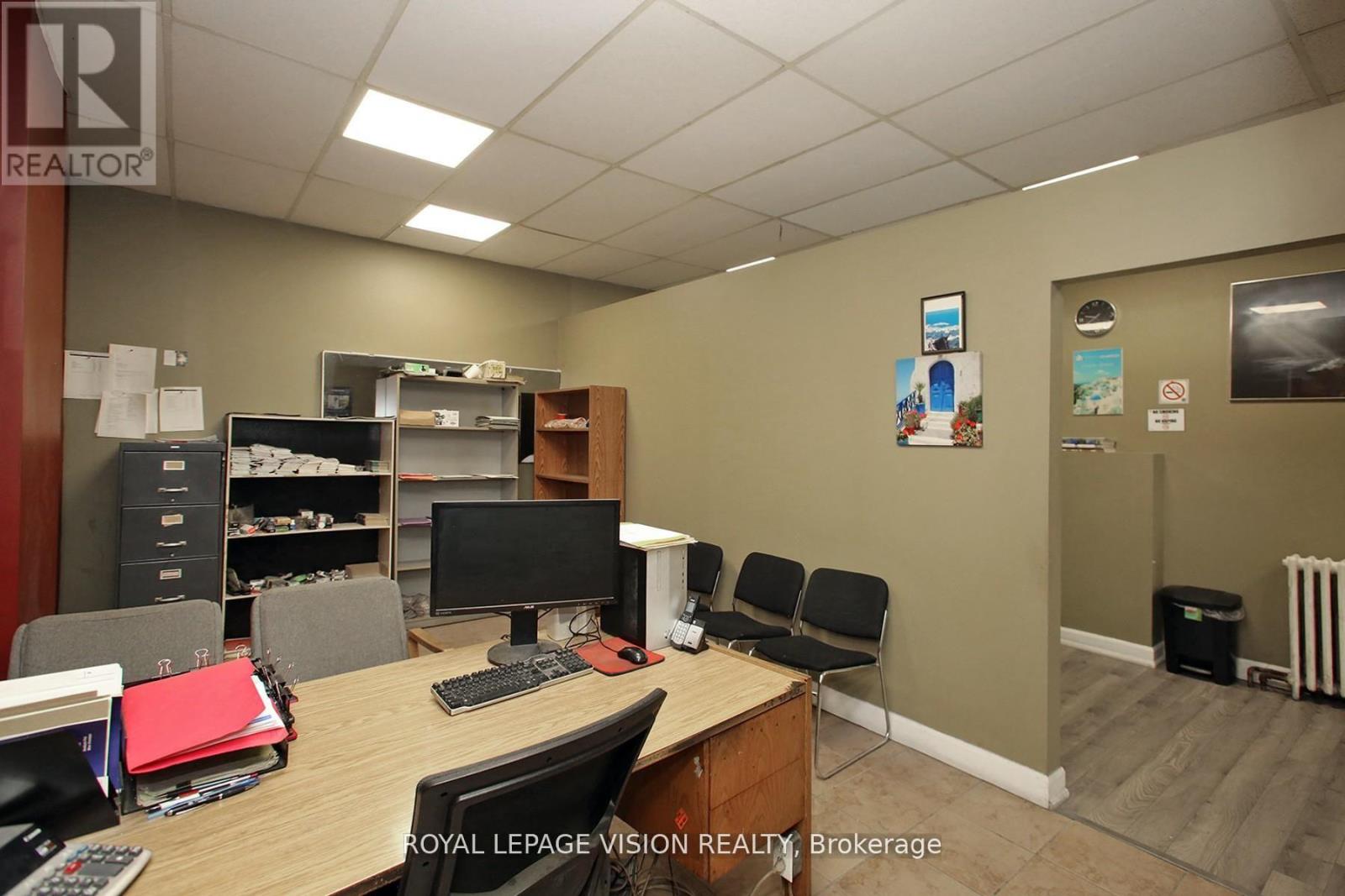 819 Pape Avenue, Toronto, Ontario  M4K 3V1 - Photo 8 - E12839424