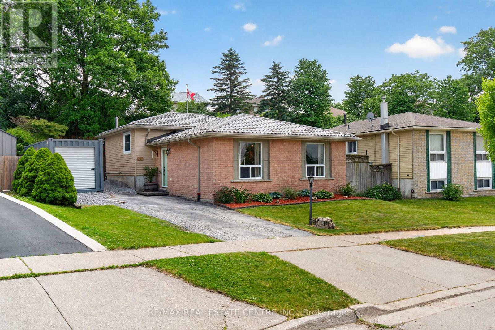 20 NORDALE CRESCENT, Hamilton, Ontario