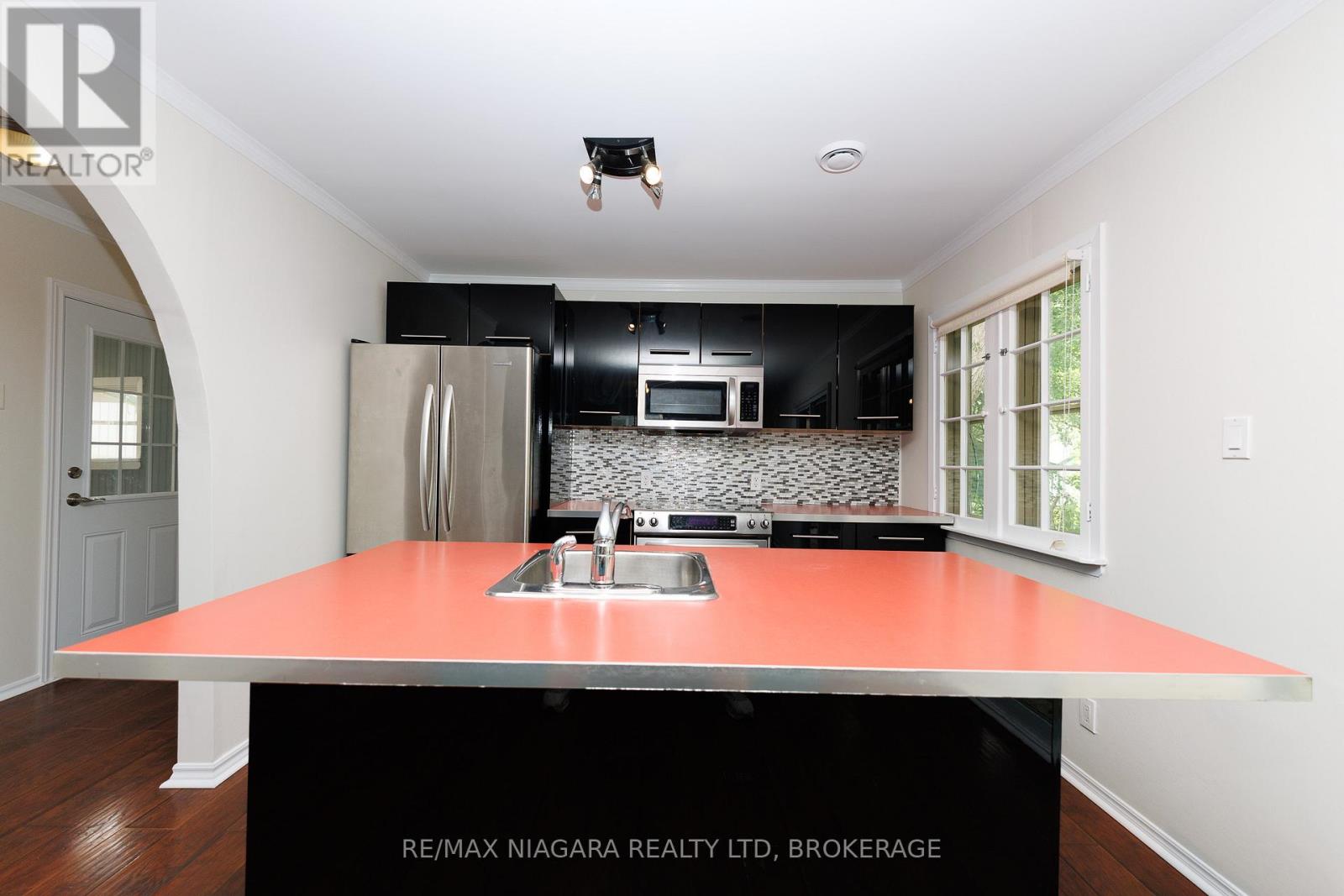 3 Phelps Street, St. Catharines, Ontario  L2P 2H5 - Photo 8 - X13435450
