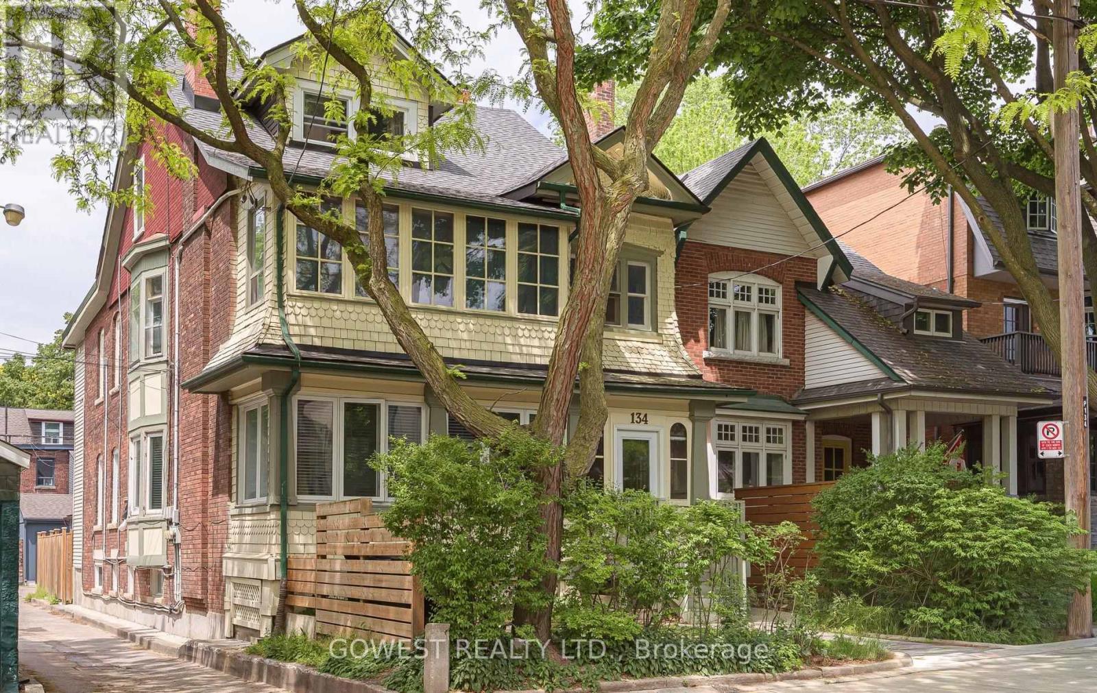4 - 134 GRENADIER ROAD, Toronto, Ontario
