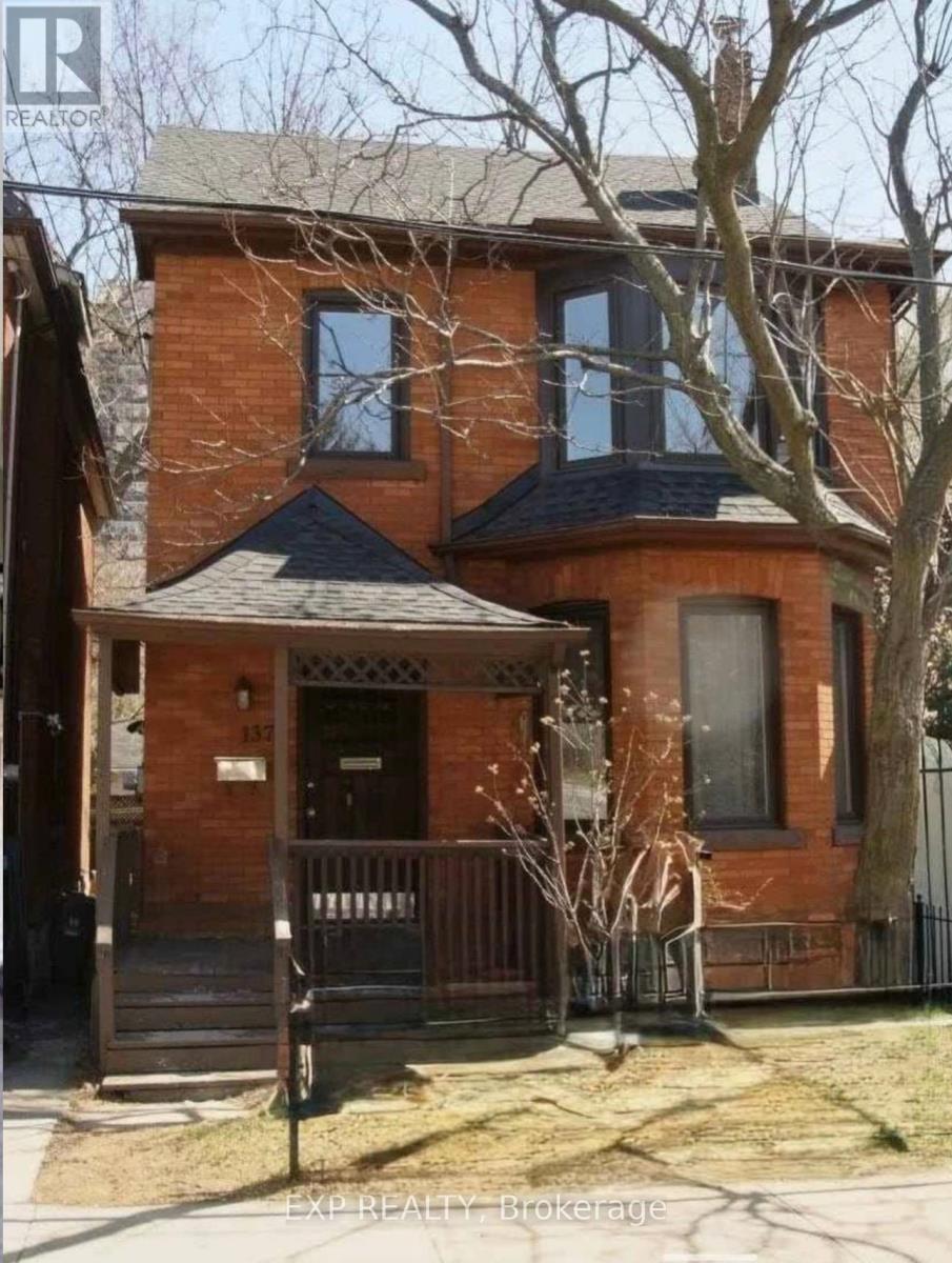 137 QUEEN STREET S, Hamilton, Ontario