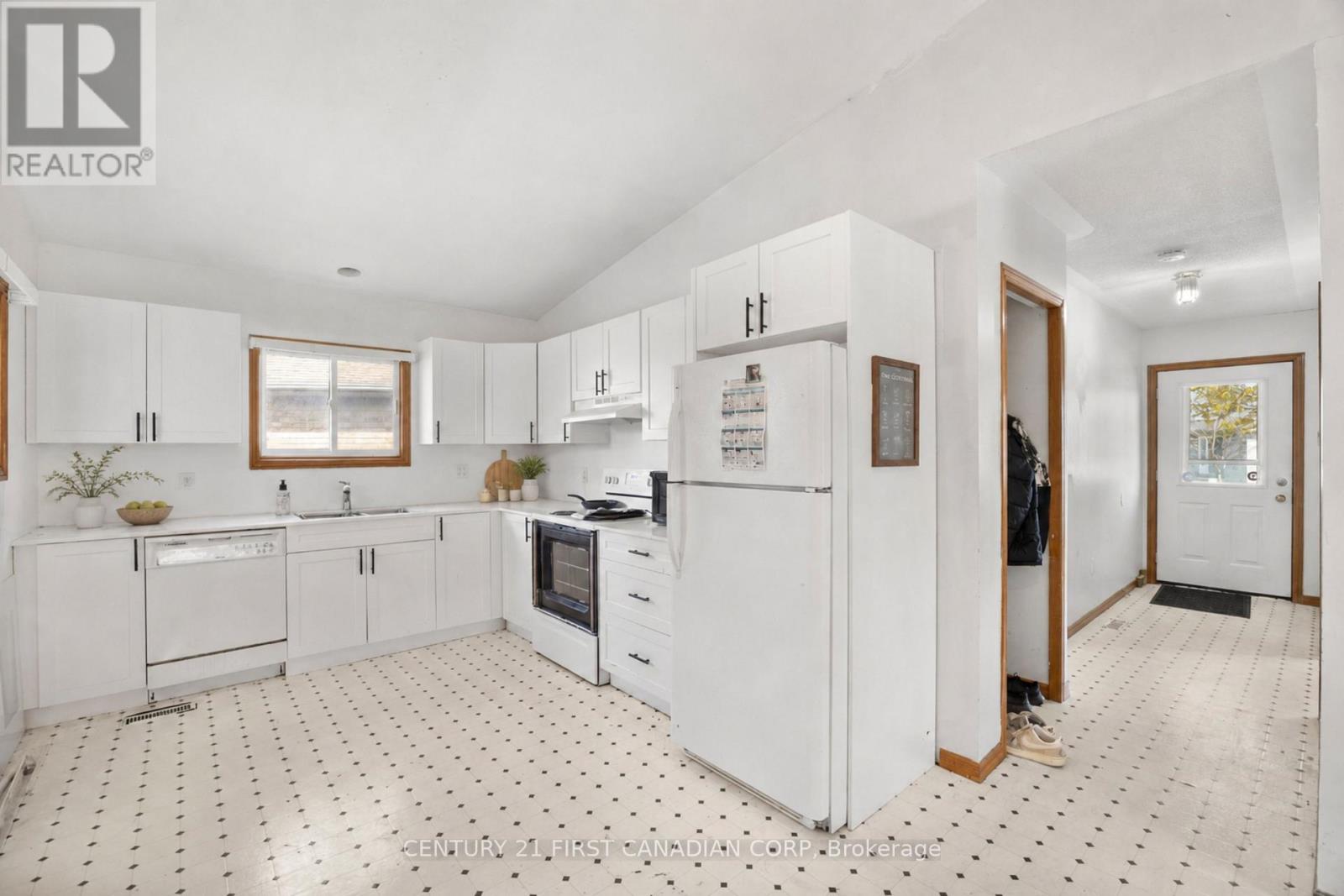 351 Fleming Drive, London East, Ontario  N5V 4Y6 - Photo 7 - X13435534