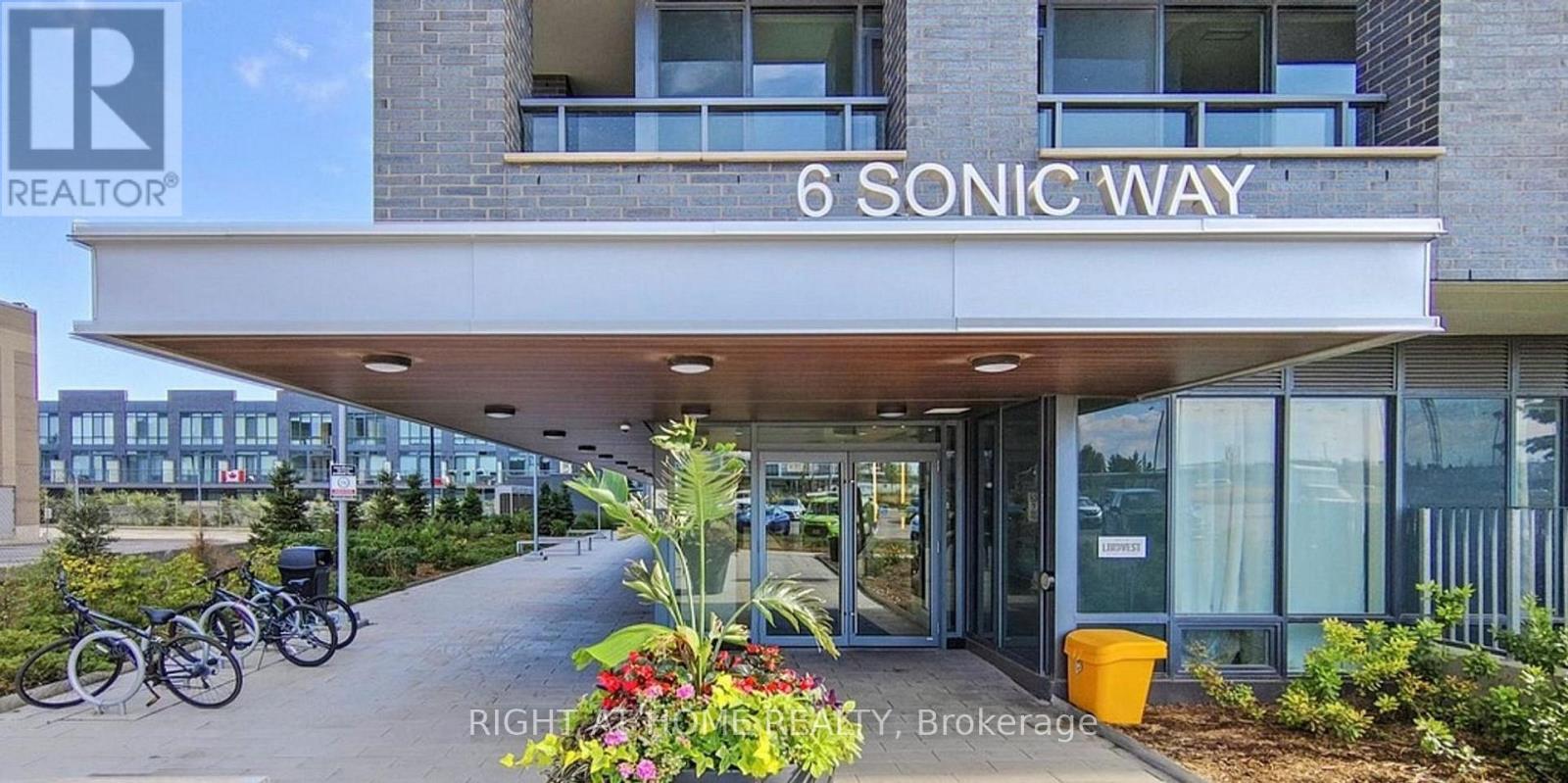 2204 - 6 Sonic Way Ne, Toronto, Ontario  M3C 0P2 - Photo 2 - C13433878