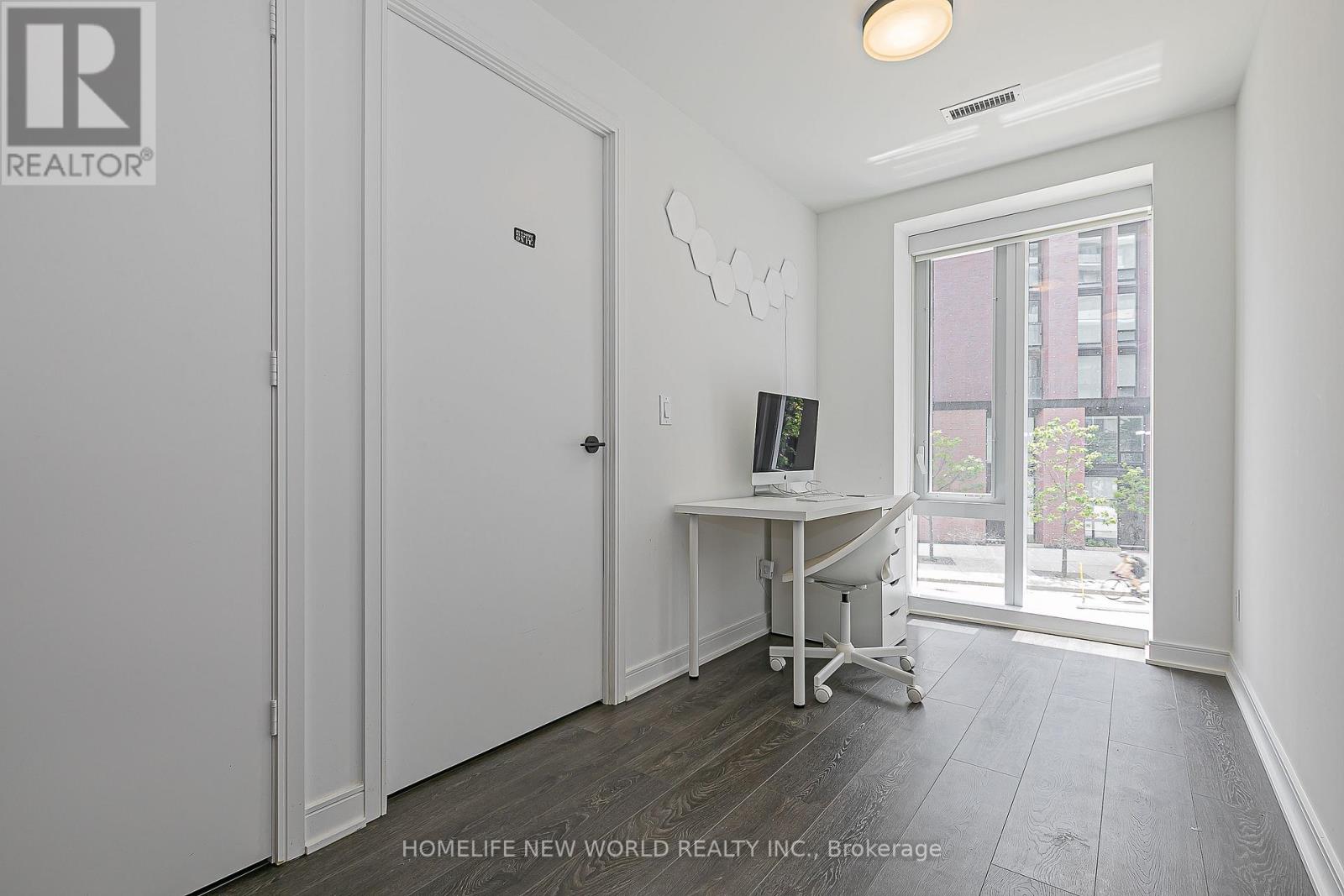 S118 - 180 Mills Street W, Toronto, Ontario  M5A 0V7 - Photo 16 - C13435492