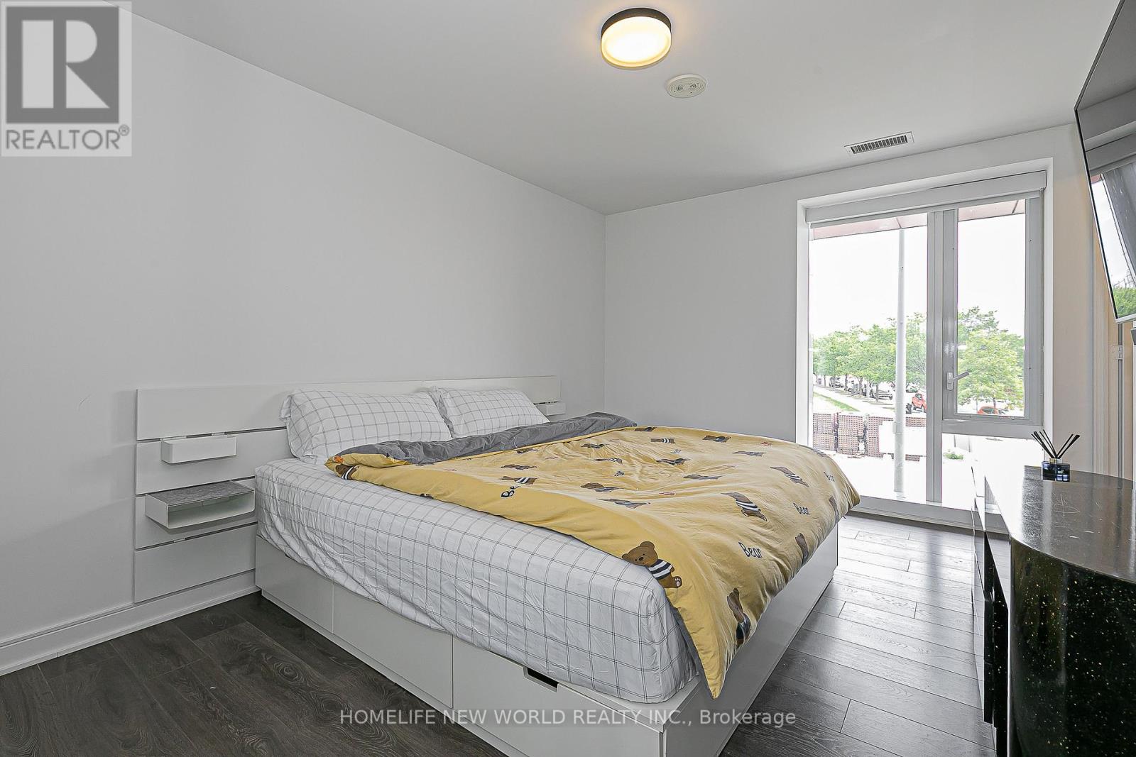 S118 - 180 Mills Street W, Toronto, Ontario  M5A 0V7 - Photo 17 - C13435492