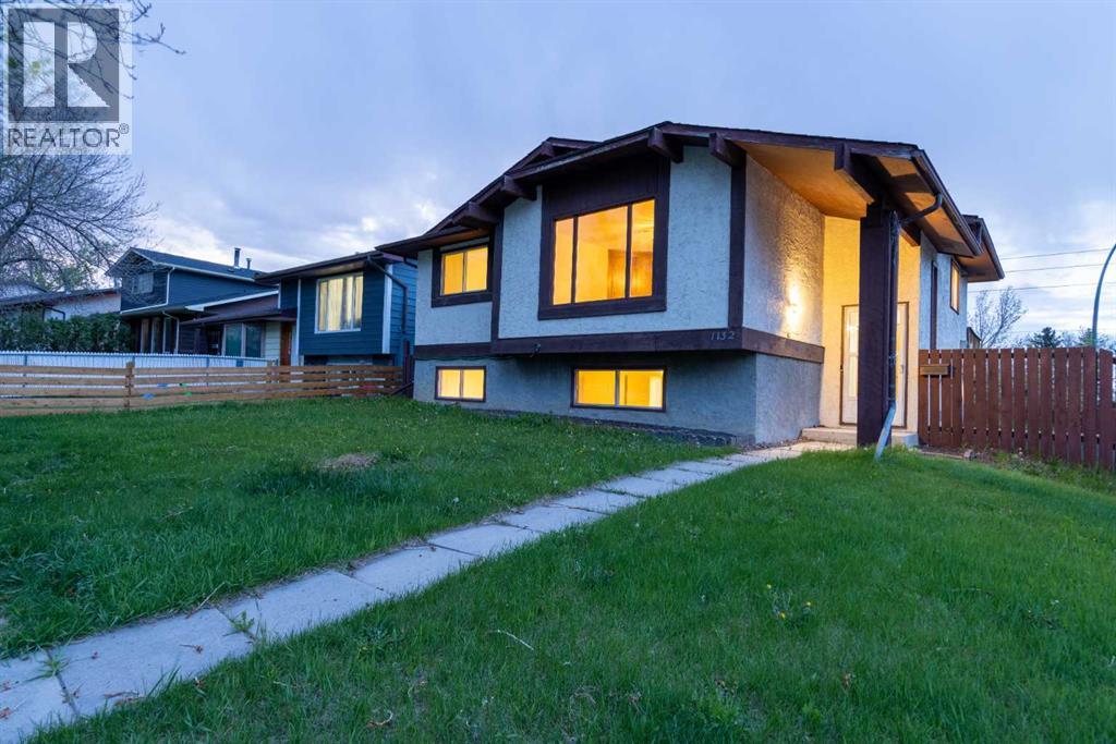 1132 Berkley Drive NW, Calgary, Alberta