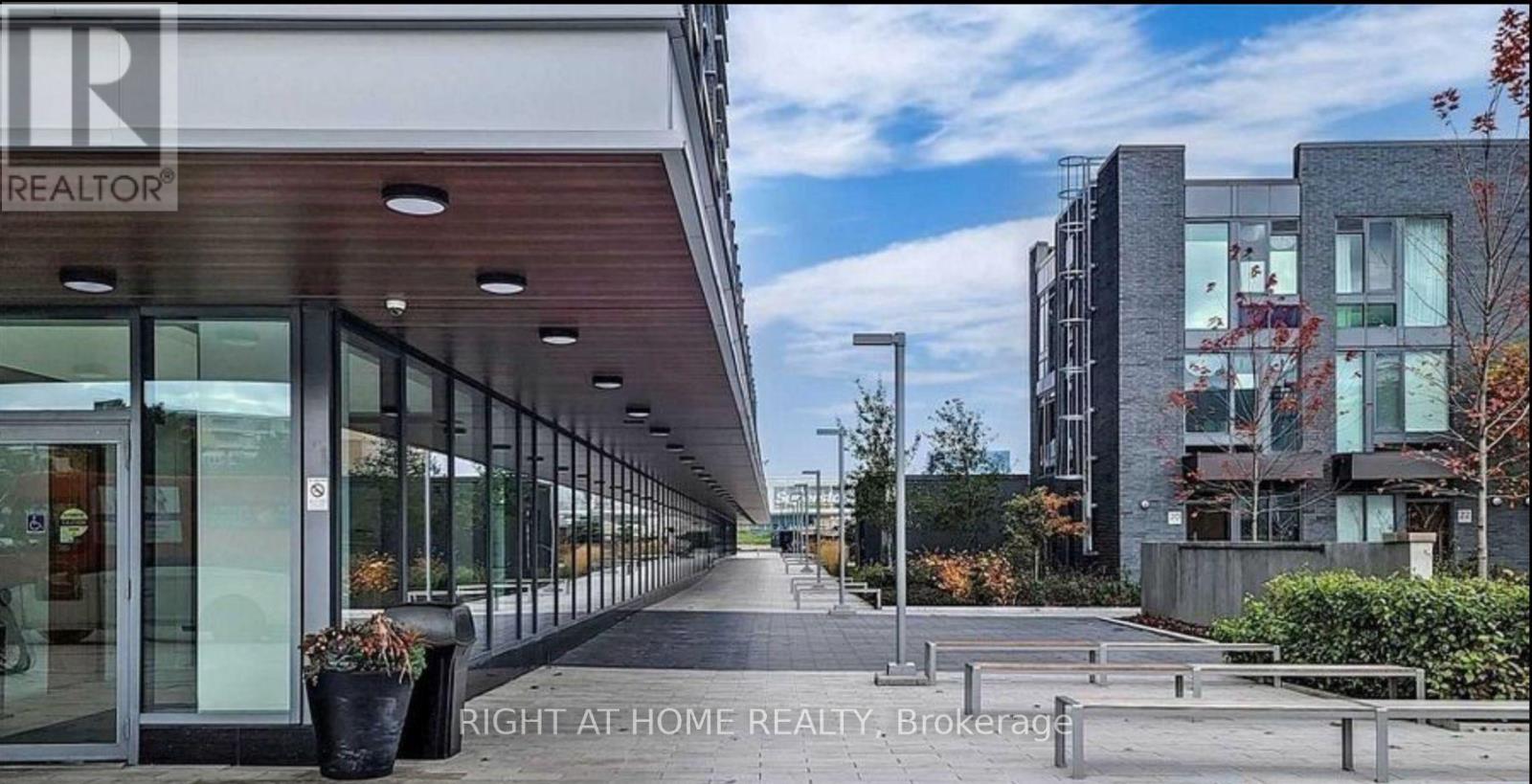 2204 - 6 Sonic Way Ne, Toronto, Ontario  M3C 0P2 - Photo 3 - C13433878