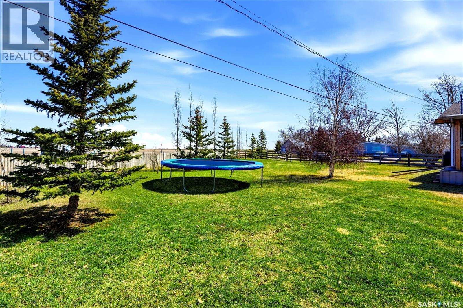 327 Coteau Street, Milestone, Saskatchewan  S0G 3L0 - Photo 39 - SK039204