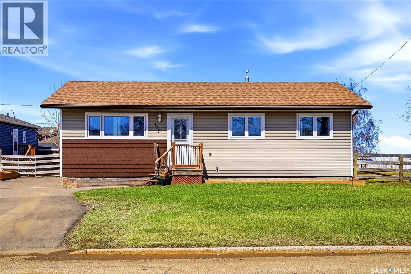 327 Coteau Street, Milestone, Saskatchewan  S0G 3L0 - Photo 44 - SK039204