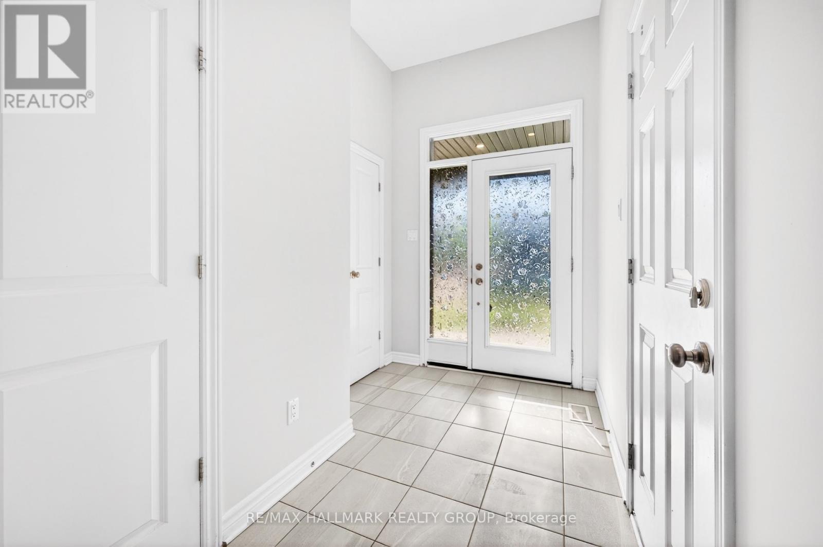 720 Miikana Road, Ottawa, Ontario  K1X 0H7 - Photo 2 - X13435542