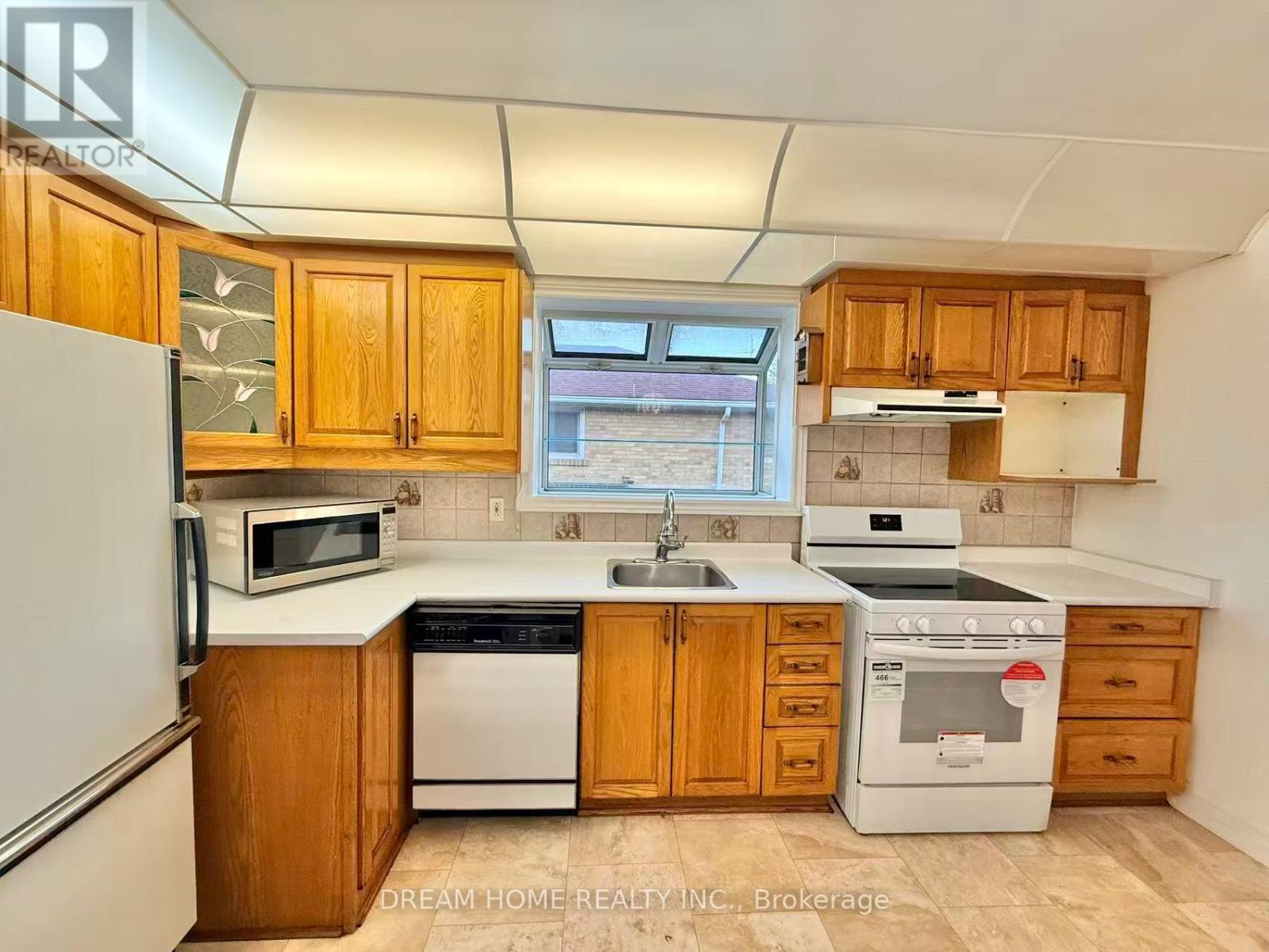 Upper Level - 5 Horizon Crescent, Toronto, Ontario  M1T 2G2 - Photo 3 - E13435554
