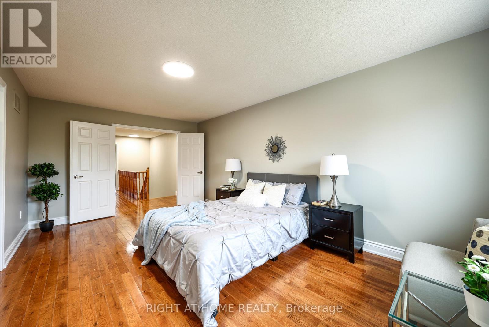 5533 Richmeadow Mews, Mississauga, Ontario  L4Z 3T3 - Photo 12 - W13435560