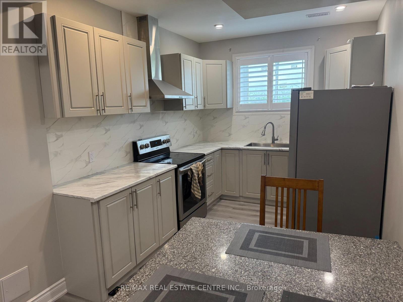 33 Todd Crescent, Southgate, Ontario  N0C 1B0 - Photo 2 - X13435582