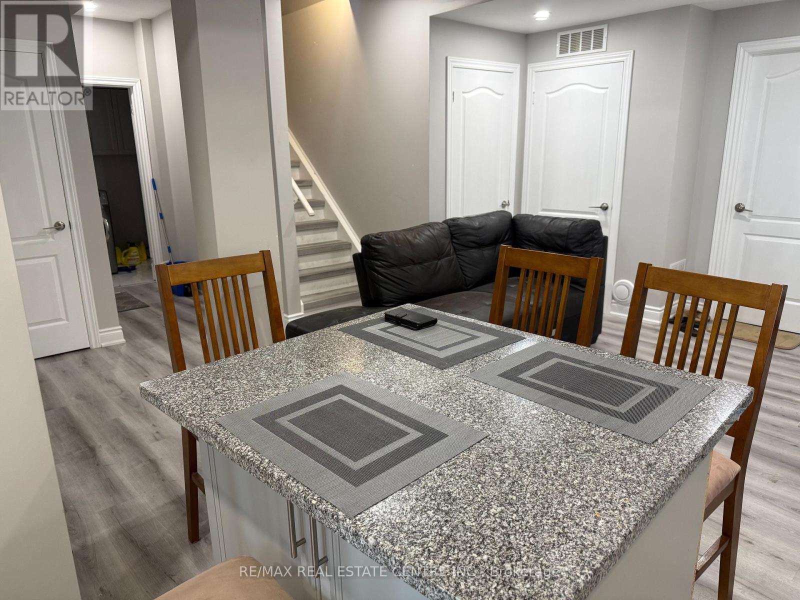 33 Todd Crescent, Southgate, Ontario  N0C 1B0 - Photo 4 - X13435582