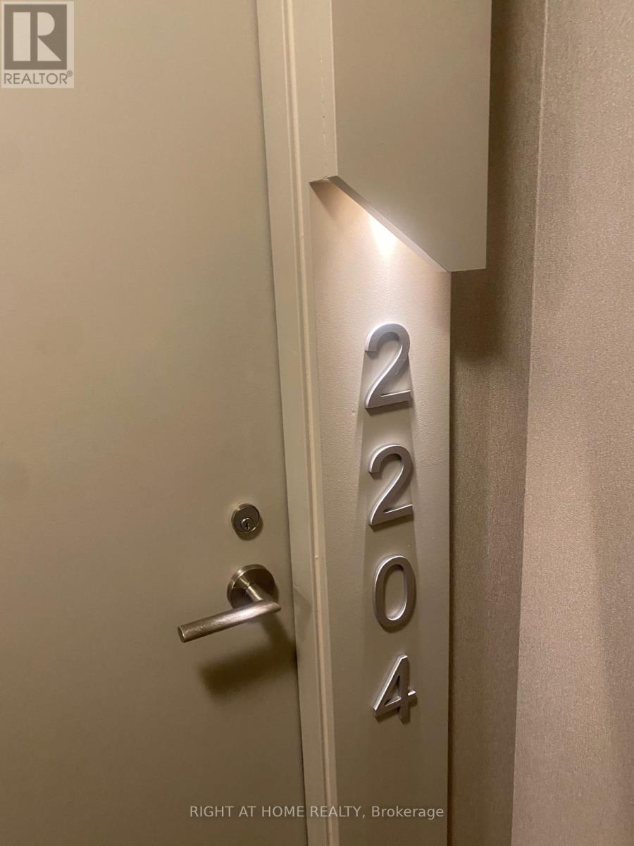 2204 - 6 Sonic Way Ne, Toronto, Ontario  M3C 0P2 - Photo 4 - C13433878
