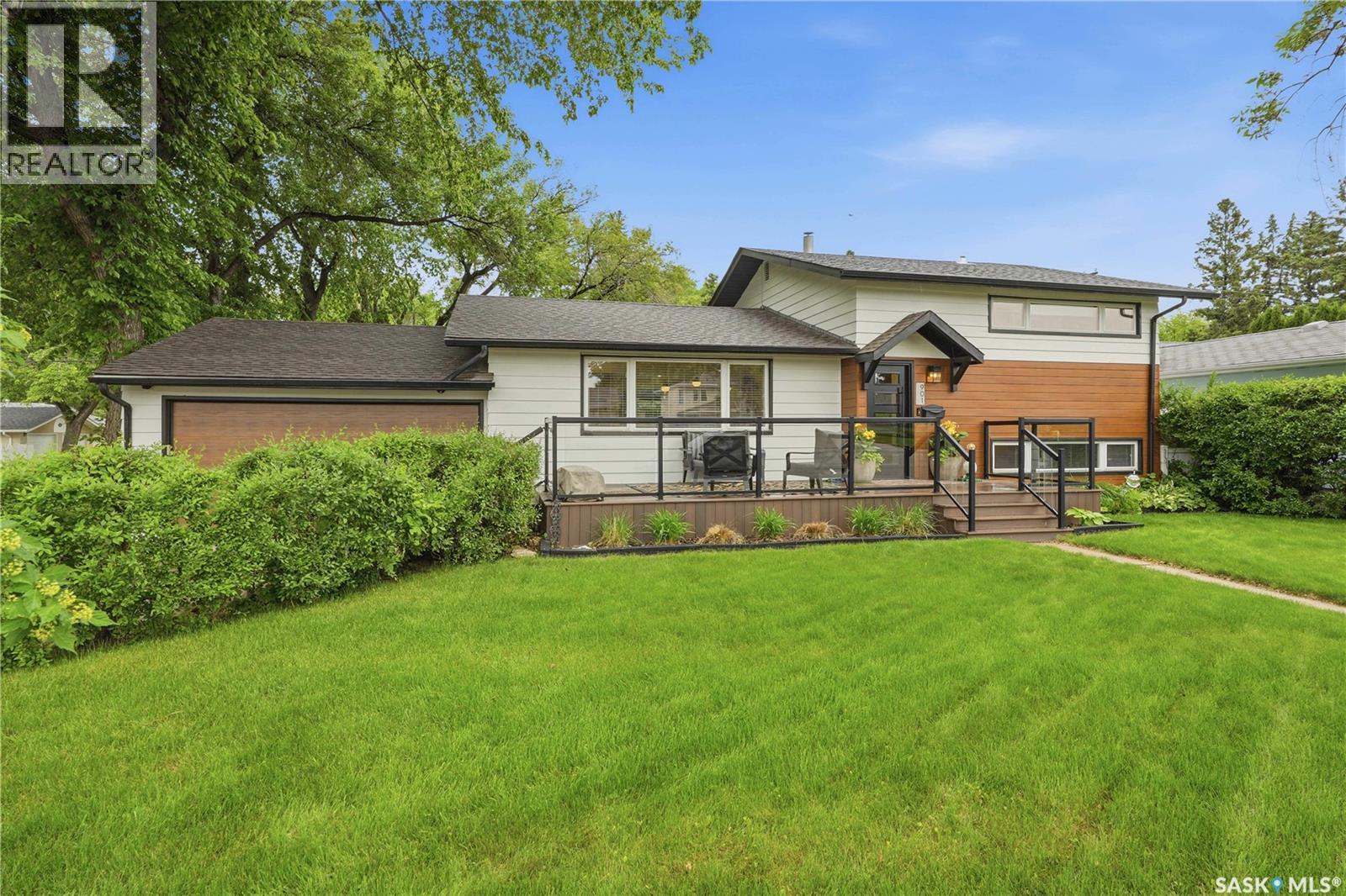 901 Glasgow Street, Saskatoon, Saskatchewan  S7J 0N9 - Photo 1 - SK039142