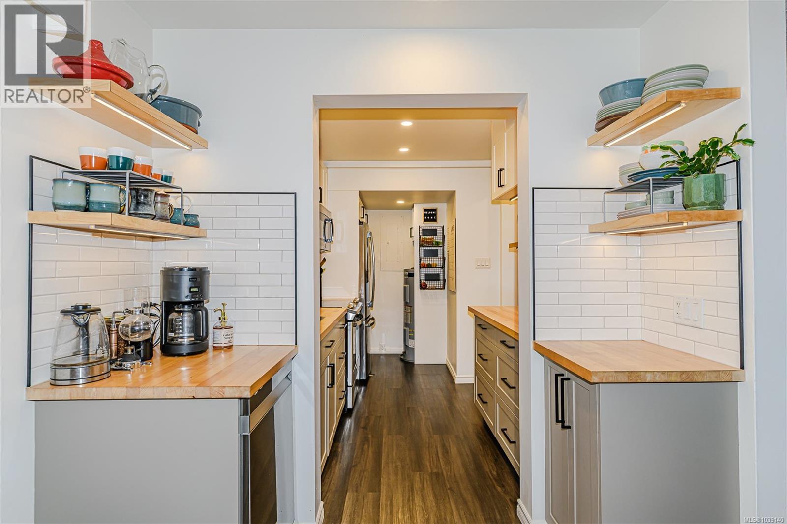 1 840 Craigflower Rd, Esquimalt, British Columbia  V9A 2X1 - Photo 8 - 1039140