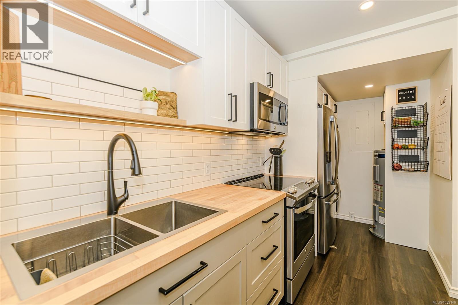 1 840 Craigflower Rd, Esquimalt, British Columbia  V9A 2X1 - Photo 12 - 1039140