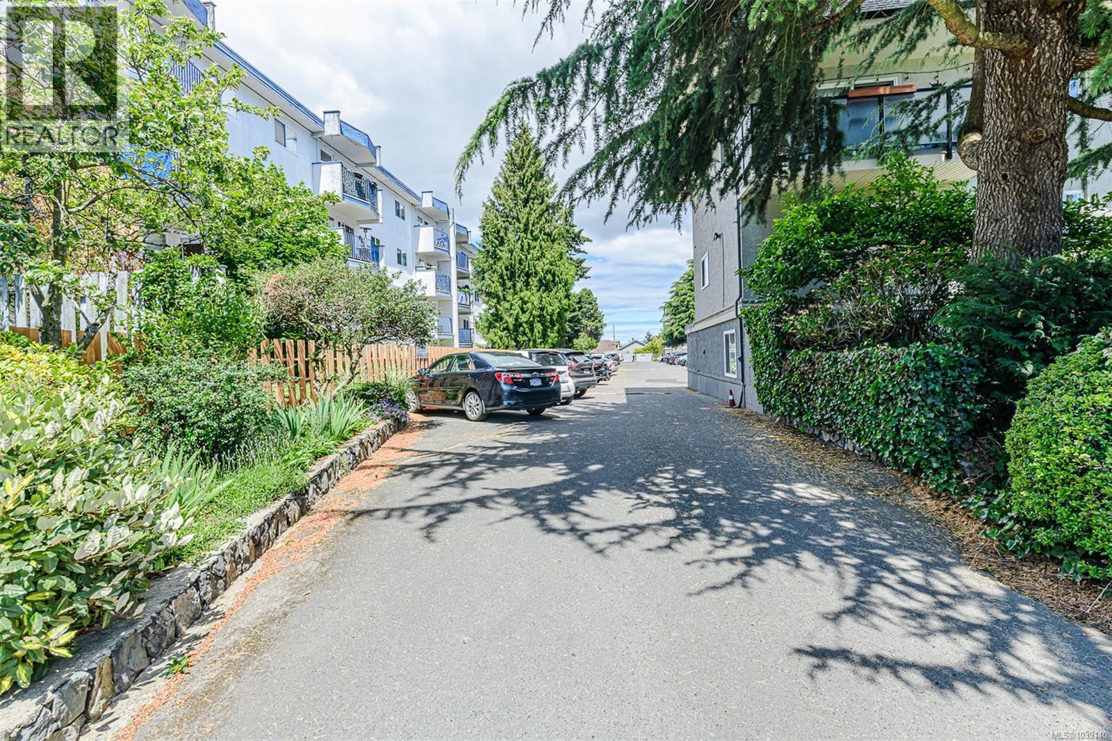1 840 Craigflower Rd, Esquimalt, British Columbia  V9A 2X1 - Photo 34 - 1039140
